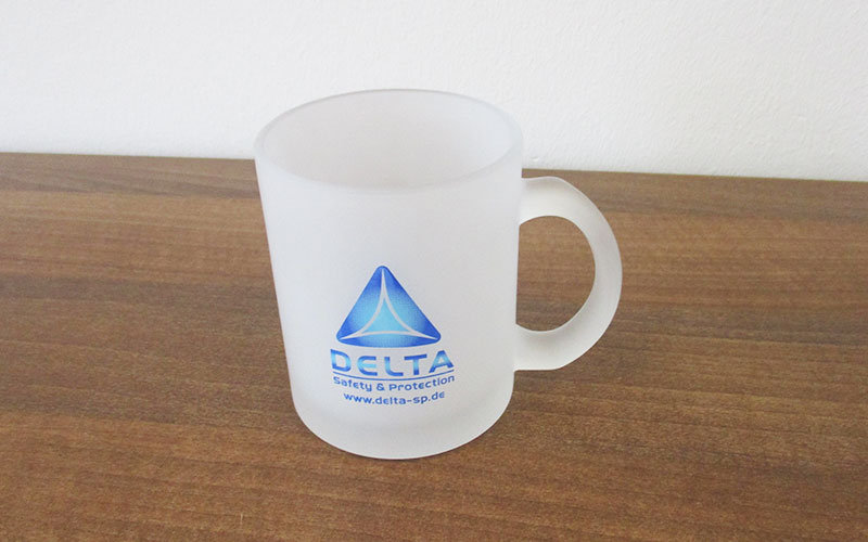 Glastasse mit Satinierung