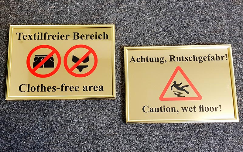 Goldige Wellness Beschilderung