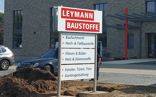 Standschild in Sonderausführung